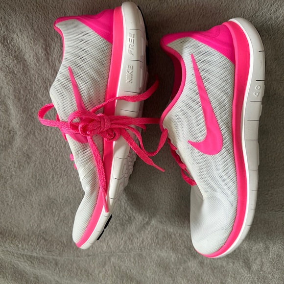 custom nike running shoes - Picture 3 of 4